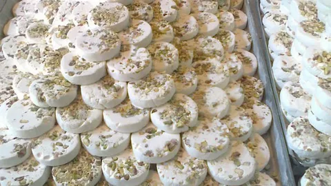 تصویر 4 از گز آردی بزرگ طعم سنتی اصیل ایرانی